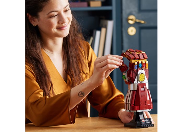 Lego iron man gauntlet deals