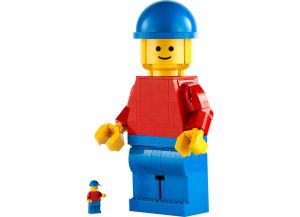 نسخة مكبرة من شخصية LEGO® الصغيرة